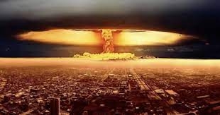 Guerra nuclear, opción impensable: Chomsky