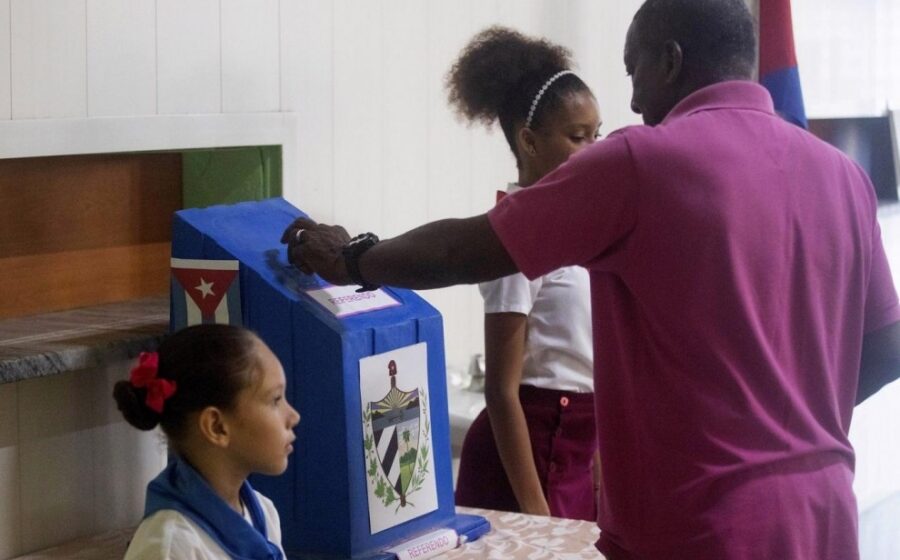 Cuba cuela en la ley de las Familias la explotación sexual de las mujeres con el eufemismo de “gestación solidaria”