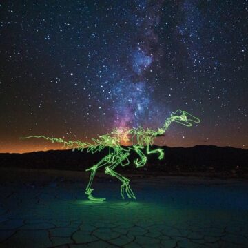 Darren Pearson: El fotógrafo que revive especies prehistóricas extintas usando luz
