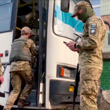 Decreta Putin hasta 10 años de cárcel para desertores de guerra