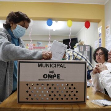 Perú: dos ultraderechistas se disputan la alcaldía de Lima