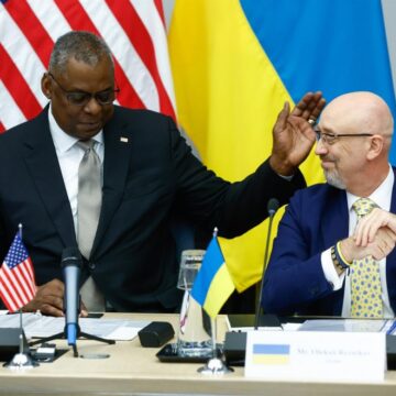 La escalada bélica en Ucrania acelera la implicación de la OTAN, con escudos antimisiles para Kiev y otras ciudades