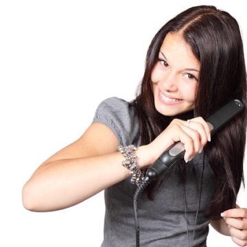 Productos para alaciar el cabello aumentan riesgo de cáncer de útero, alerta estudio