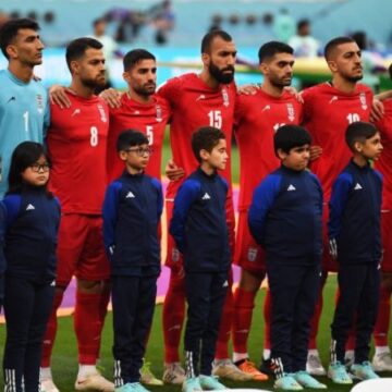 La selección de Irán no cantó el himno en solidaridad con las manifestaciones en su país