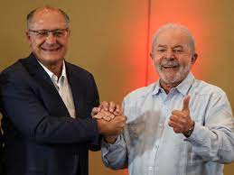 Un Lula más “al centro” para lograr el resurgimiento de la derecha tradicional