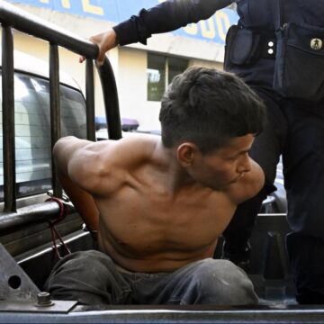 HRW denuncia “abusos generalizados” de Derechos Humanos en El Salvador desde la adopción del estado de emergencia
