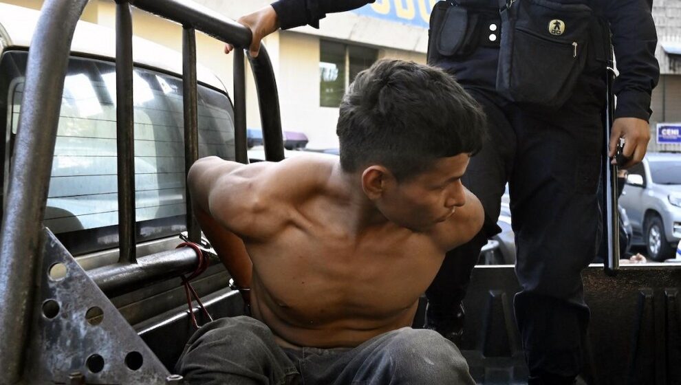 HRW denuncia “abusos generalizados” de Derechos Humanos en El Salvador desde la adopción del estado de emergencia