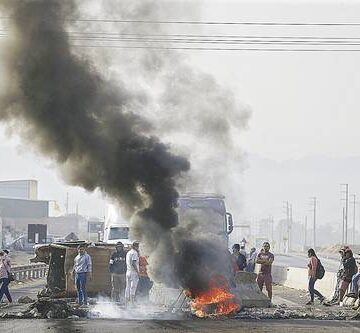 Desafían miles el estado de excepción en las calles de Perú