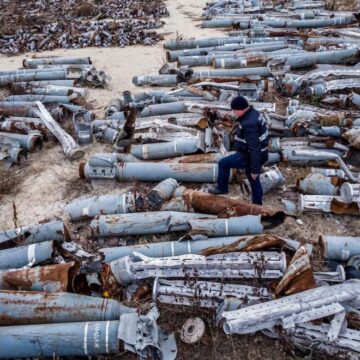 Rusia y la OTAN admiten que la guerra de Ucrania se alargará hasta que decidan las armas