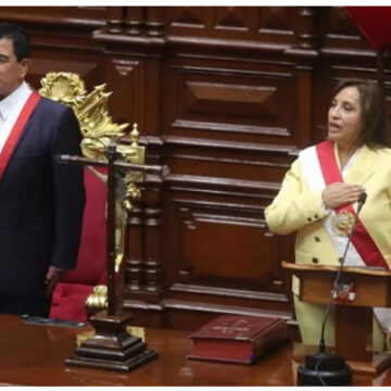 La crisis de poderes en Perú resuelta por la derecha