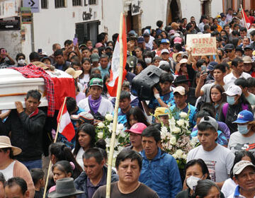 Fuerzas de seguridad reprimen de nuevo protestas en Ayacucho