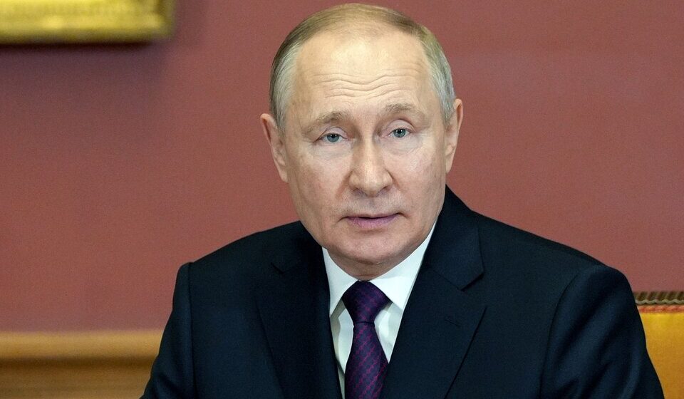Rusia prohíbe exportar petróleo a los países que impongan un tope a su precio