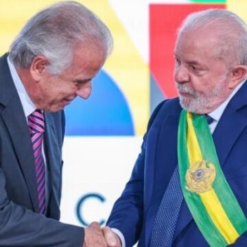 Lula salió a blindar a su ministro de Defensa bolsonarista y negó la renuncia