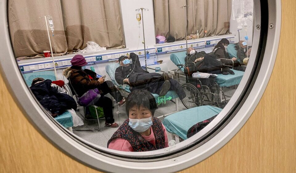 China enfrenta un caos sanitario con final abierto