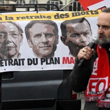 Francia: Macron vuelve a agitar el clima social con su reforma de jubilaciones