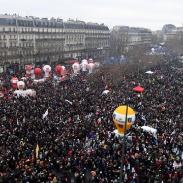 Masiva jornada de protesta contra la reforma jubilatoria de Macron