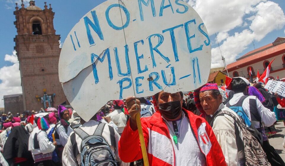 En Perú las marchas no se detienen ni a balazos