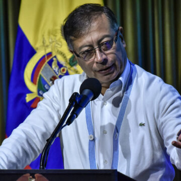 Cese al fuego bilateral con cinco agrupaciones alzadas en armas, el anuncio de Petro para finalizar el 2022 e iniciar el 2023