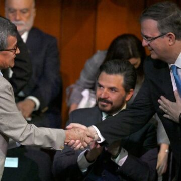 El gobierno colombiano y el ELN reanudaron diálogo en México