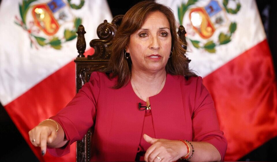 Dina Boluarte decretó el estado de emergencia en varias regiones de Perú