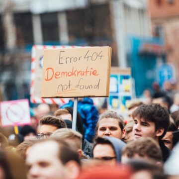 La descomposición de la democracia