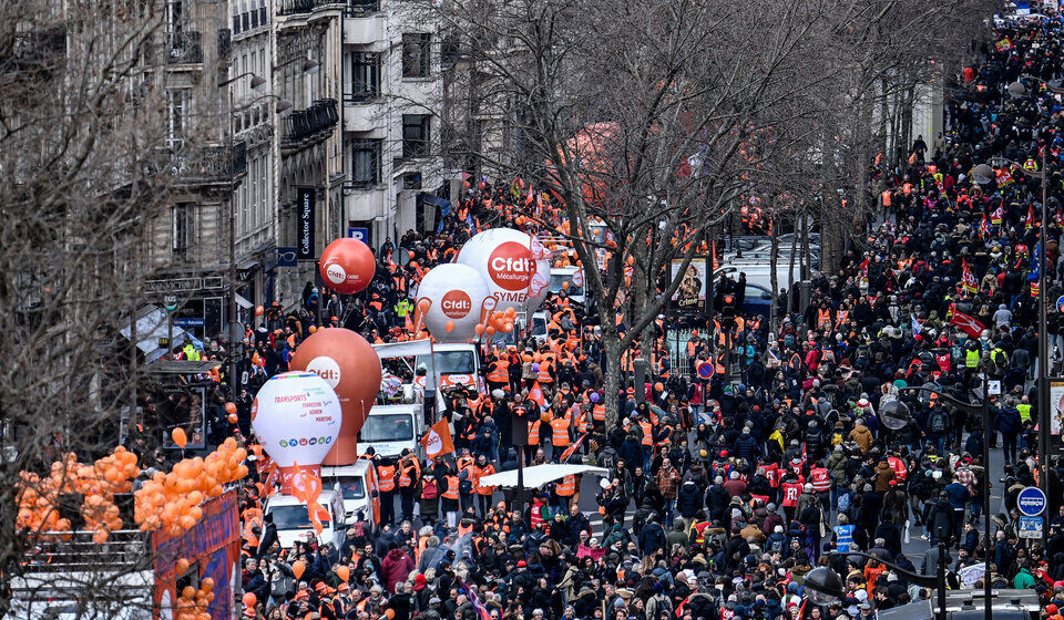 Francia vivió su mayor protesta contra la reforma previsional de Macron