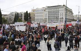 Grecia: La ira popular podría provocar un giro político