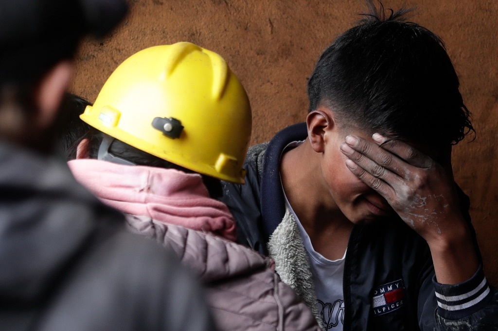 Saldo por explosión en mina de Colombia sube a 21 muertos