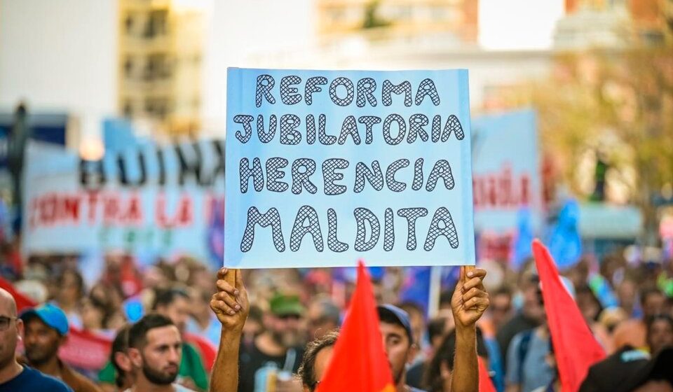 Uruguay aprobó una suba de la edad jubilatoria