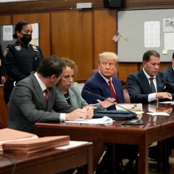 acusado Donald Trump se declaró “no culpable” de 34 delitos y quedó libre
