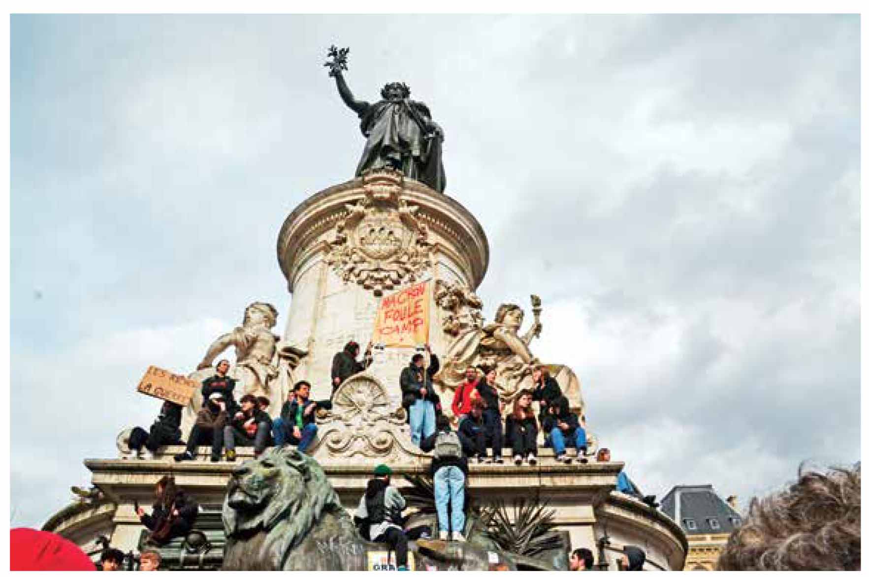 Un pueblo de pie, un poder obstinado