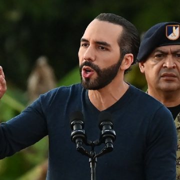 Bukele advierte a ONG de DH que va a “arrasar” con pandillas