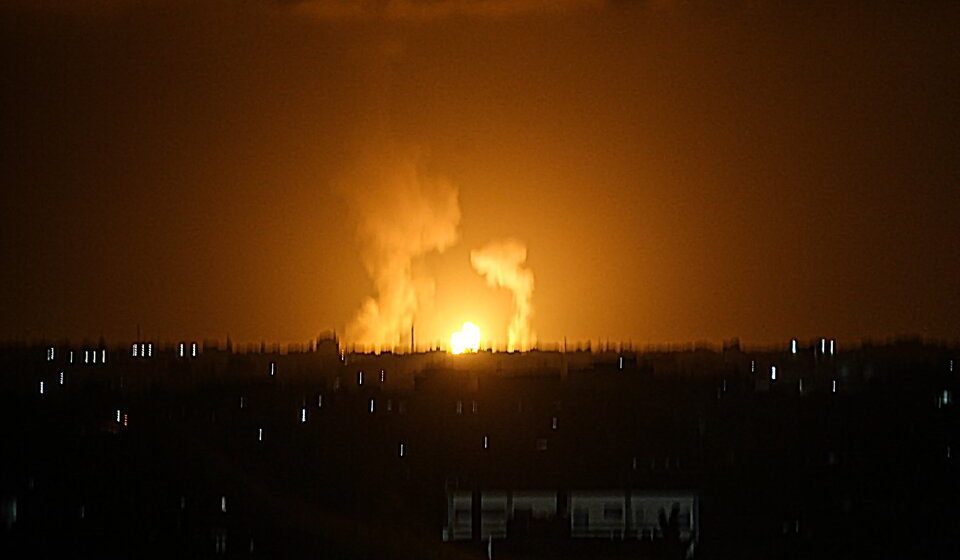 Israel y Gaza acordaron un cese al fuego y al rato, retomaron el combate