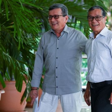 Petro pide al ELN “seriedad” para acordar cese al fuego en Colombia