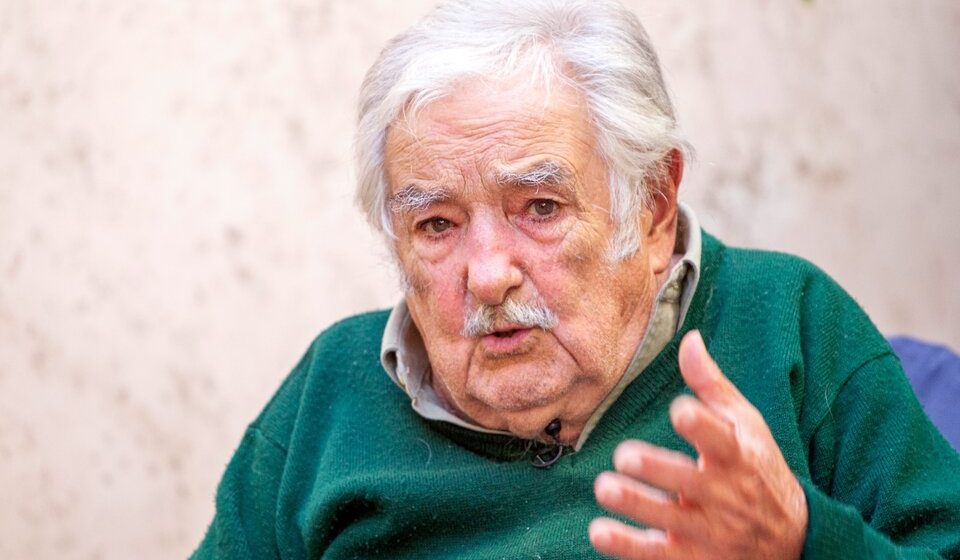 José “Pepe” Mujica: “La gente se enamora de los cantos de sirena”
