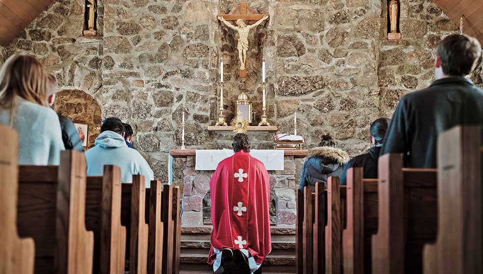 josh-applegate-g0WjhnQRTa8-unsplash Religión y falocracia, legitimación de la violencia sexual