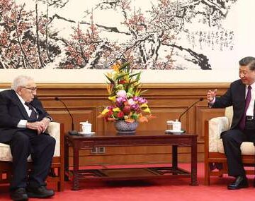 A sus 100 (sic) años de edad, Kissinger busca en China el G-2 perdido con EU