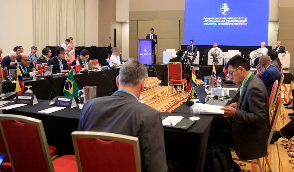 Latinoamérica discute políticas tributarias y distribución de la riqueza desde Cartagena