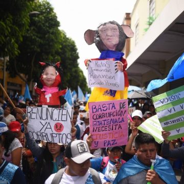 Crece la protesta en Guatemala por el intento de bloquear la asunción de Arévalo