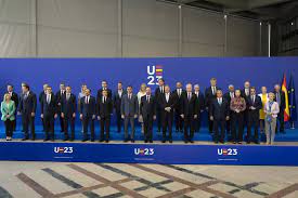 La UE opta por la Europa geoestratégica con la adhesión de Ucrania frente a la Europa económica 