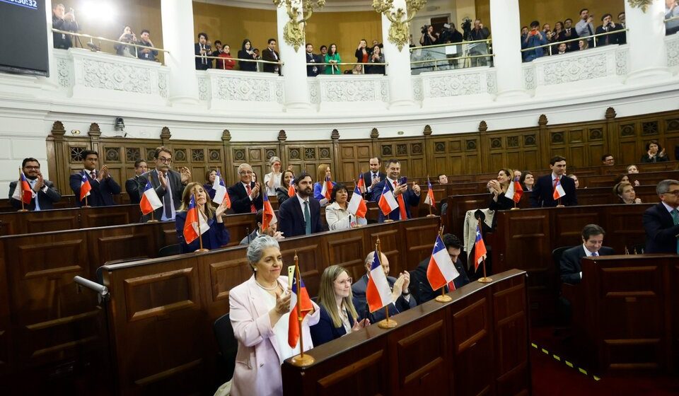 Chile Chile: la derecha aprobó una nueva propuesta de Constitución que despierta polémica