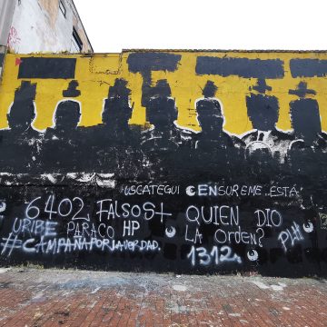 Interponen querella en Argentina contra Álvaro Uribe Vélez por “falsos positivos”