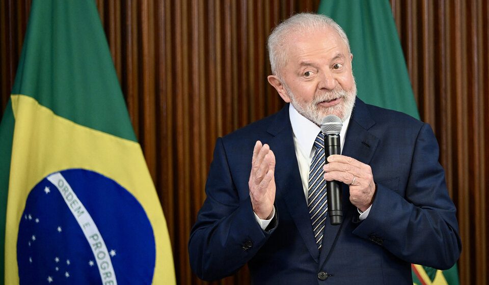 803291-lula-afp-20-281-29 Lula sancionó con algunos vetos una ley que regula el uso de pesticidas