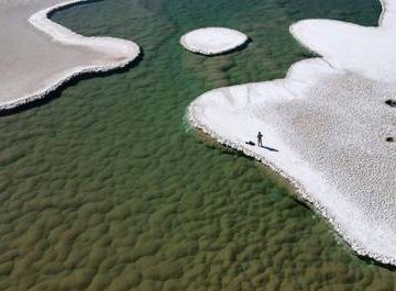 Atacama Atacama alberga un mundo perdido de lagunas con montículos de microbios