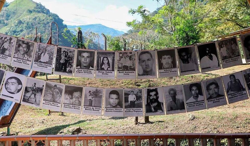 Colombia Exhumaron los cuerpos de 46 personas en Colombia