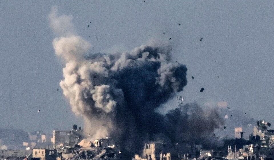 Israel y Hamas redoblan sus ataques 