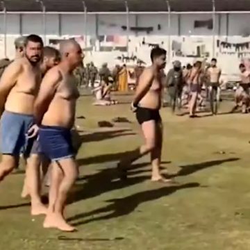 Soldados israelíes convierten un estadio de Gaza en un campo de concentración con menores y ancianos