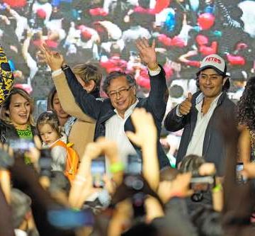 Gobierno de Colombia y disidencias de las FARC retoman diálogos de paz