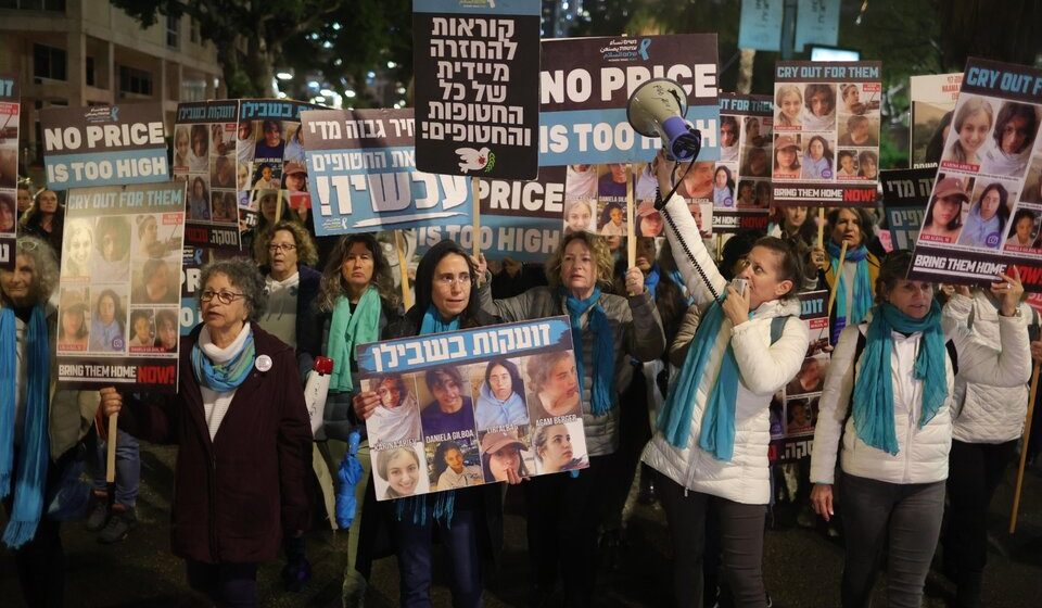 Cientos de mujeres israelíes salen a la calle para exigir un acuerdo con Hamas
