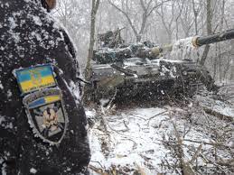Ucrania, nerviosa ante la ofensiva rusa y el desplome de la ayuda occidental, ataca a civiles y áreas residenciales